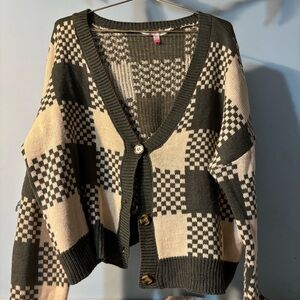 No Boundaries Green and Cream Knit Sweater